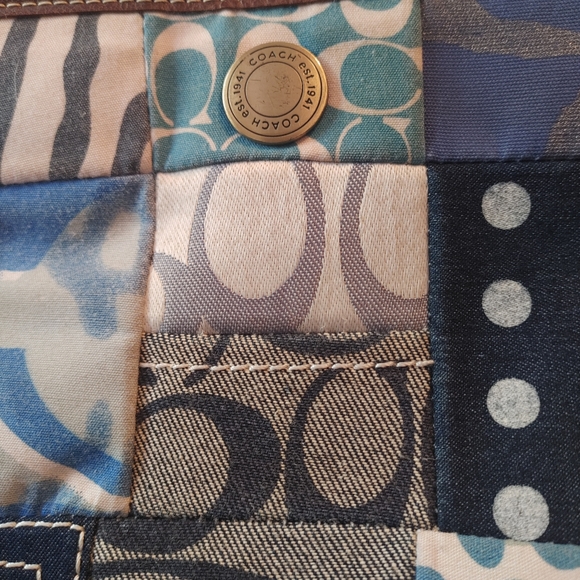 Coach - Picture 2 of 4